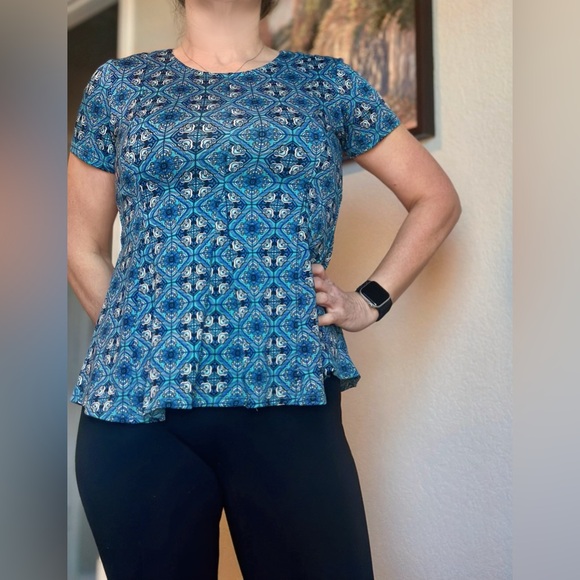 XS peplum pattern top - Picture 2 of 14